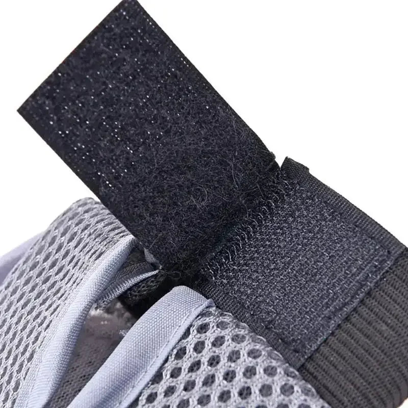 Gentle Deshedding Pet Grooming Glove For Dogs And Cats
