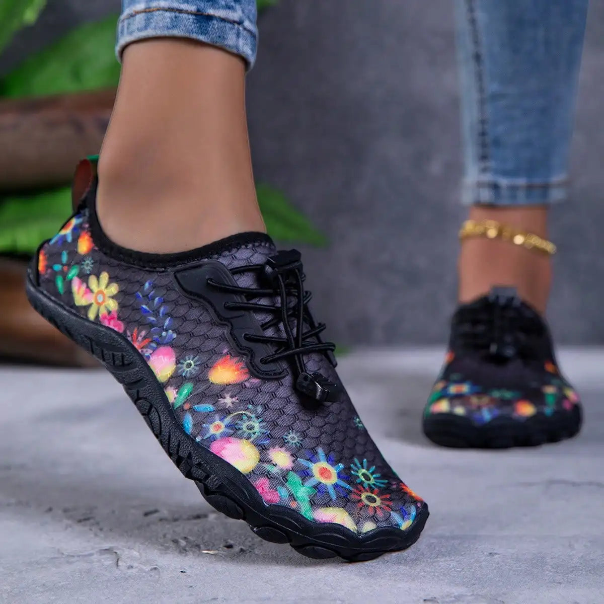 Women Floral Water Shoes Quick Dry Barefoot Beach Swim Shoes Anti-slip Soft Aqua Socks for Pool Yoga Surf Walking Outdoor